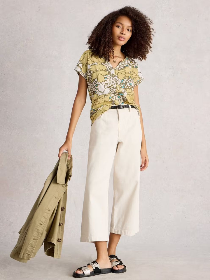 NELLY NOTCH NECK TEE WHITE PRINT