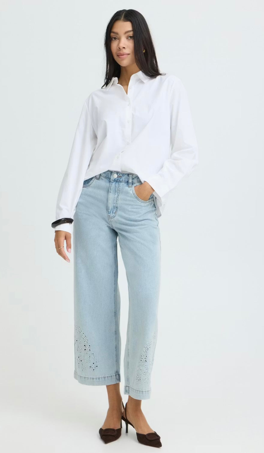 20818810 LIGHT BLUE DENIM KIELO EMBELLISHEDJEAN