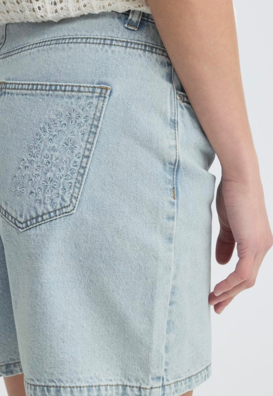 20818843 LIGHT BLUE DENIM KIELO EMBELLISHED SHORTS