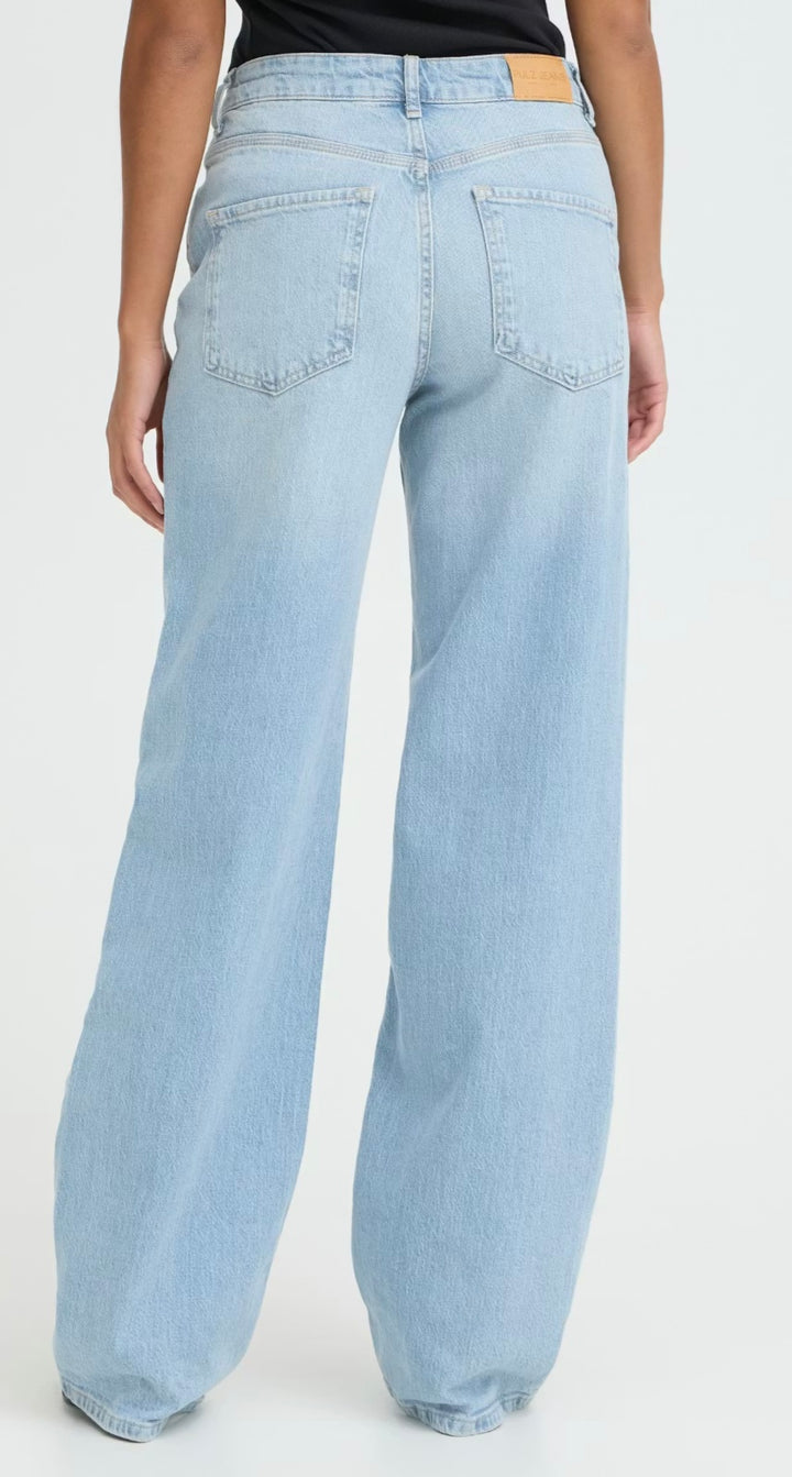 LIGHT BLUE DENIM VEGA UHW WIDE LEG JEAN
