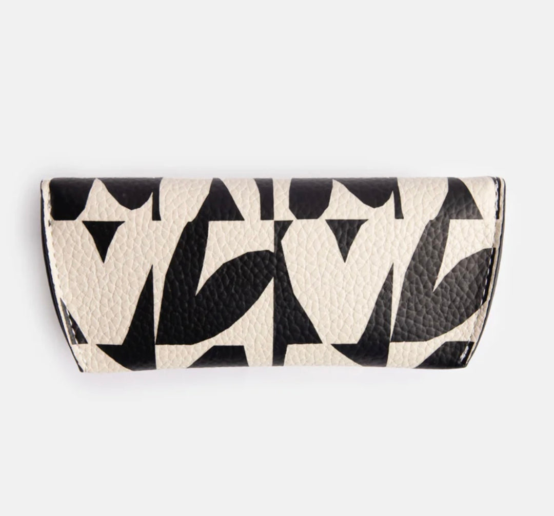 MONO CHECKMATE HEARTS FLAP GLASSES CASE