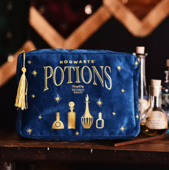 WARNER BROS HARRY POTTER ALUMNI POTIONS WASH BAG