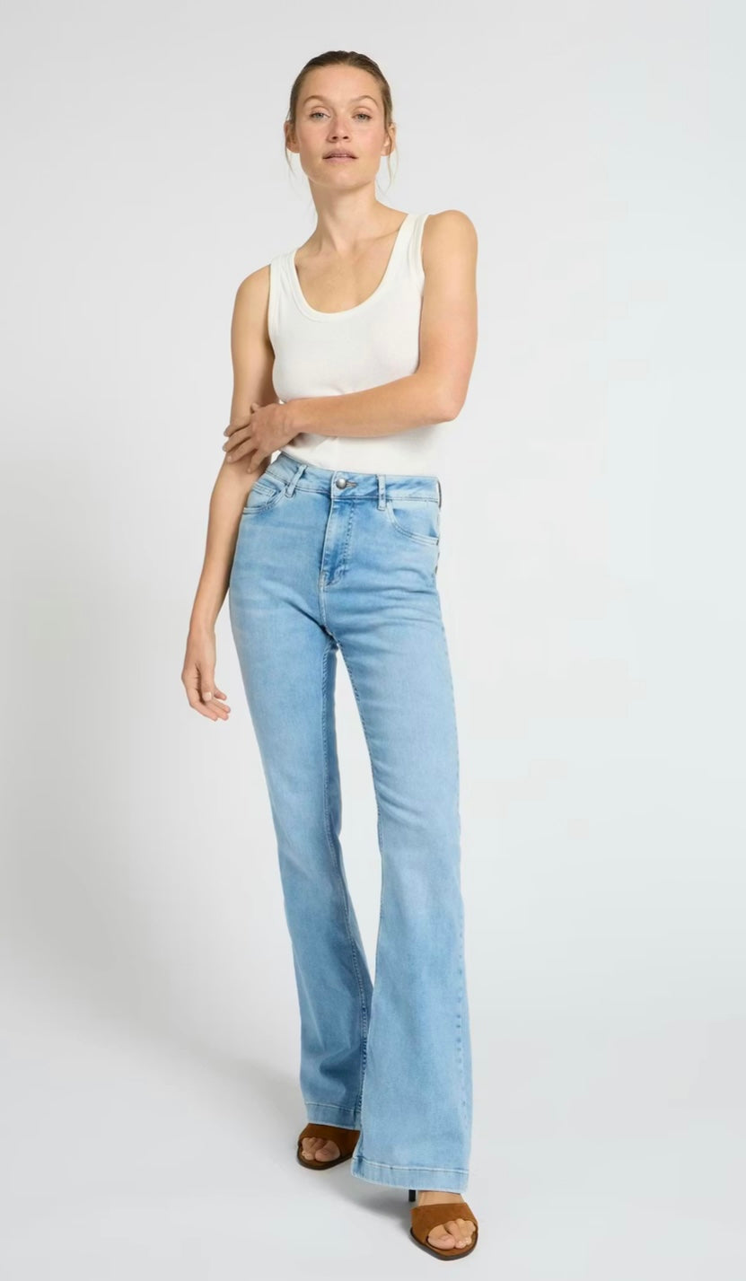 LIGHT BLUE DENIM BECCA BOOTCUT LEG JEAN