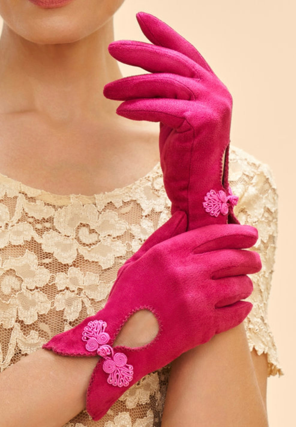 FUCHSIA SUKI FAUX SUEDE GLOVES