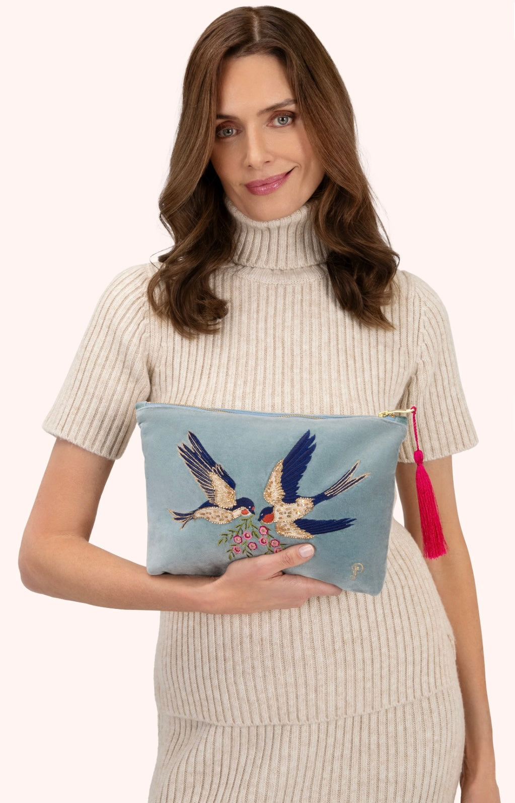VELVET ZIP POUCH SWOOPING SWALLOW