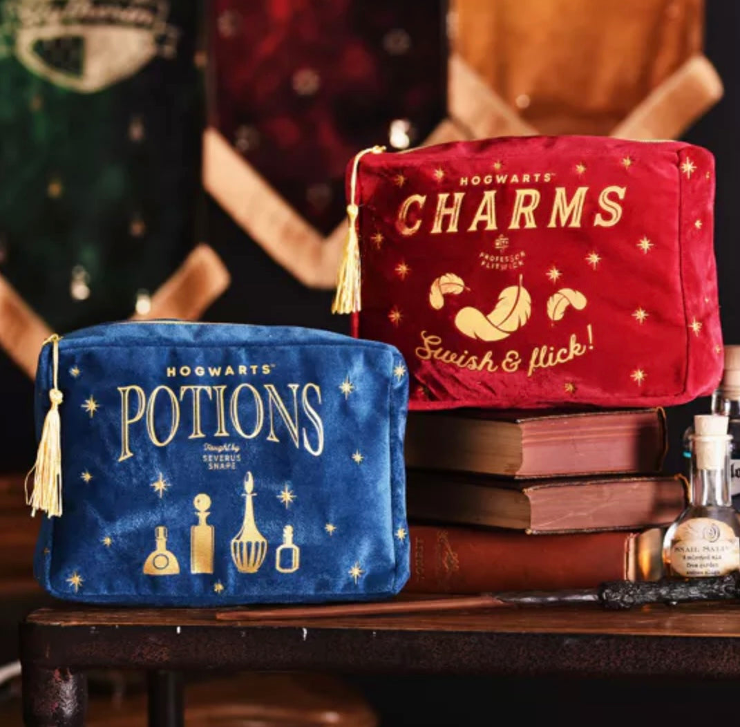 WARNER BROS HARRY POTTER ALUMNI POTIONS WASH BAG