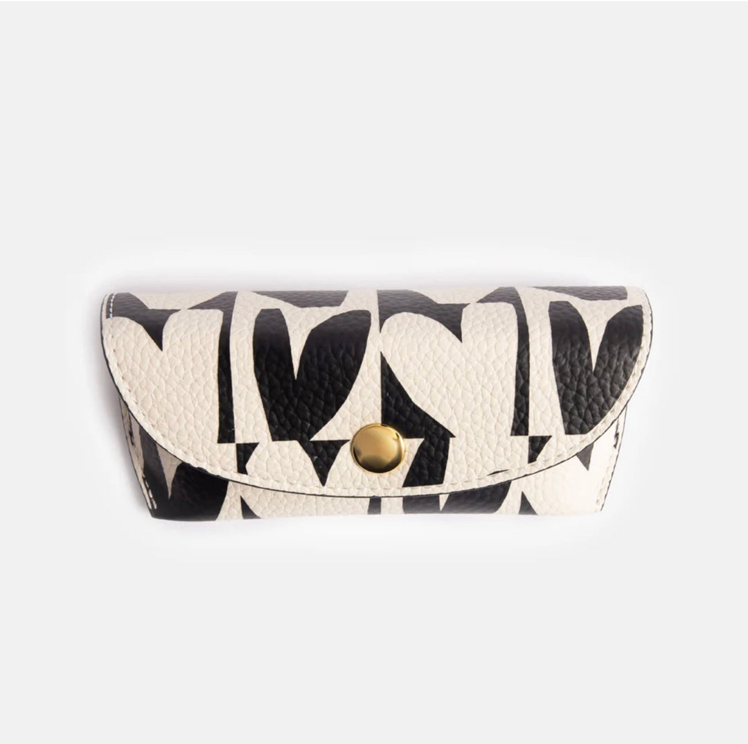MONO CHECKMATE HEARTS FLAP GLASSES CASE