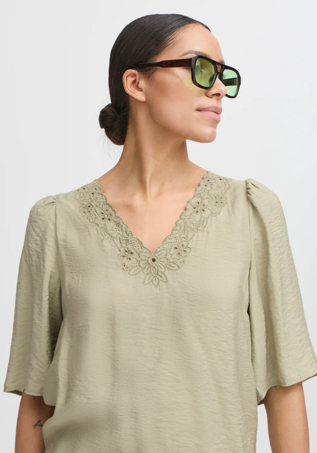 TEA HAVALA SHORT SLEEVE BLOUSE