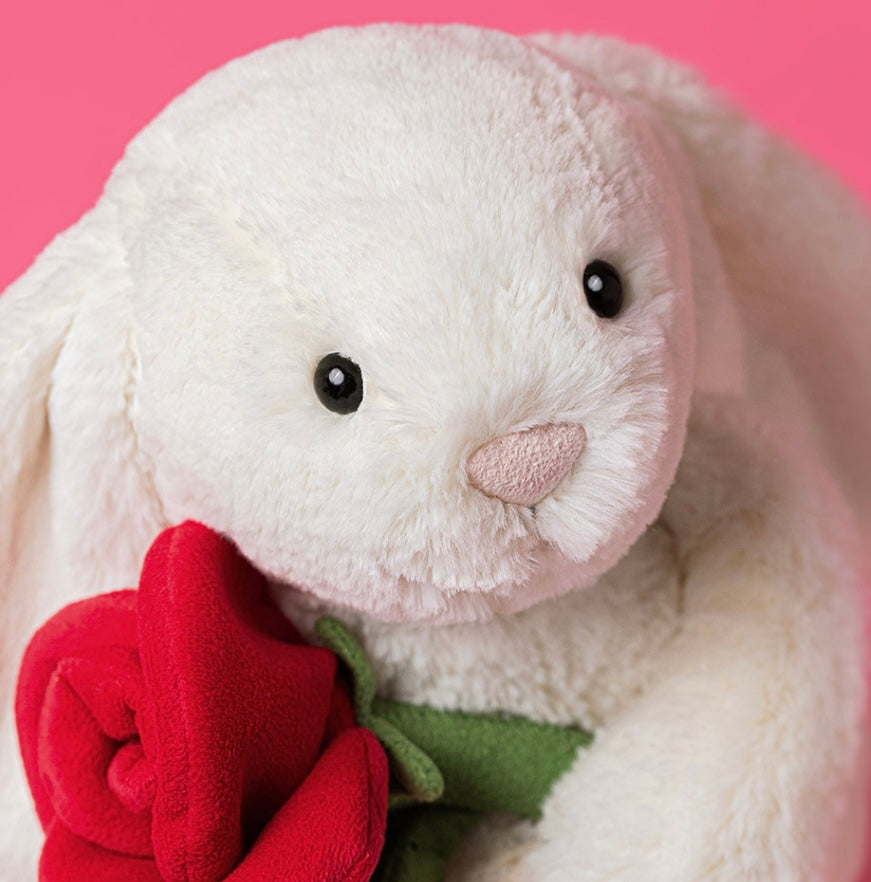CREAM BUNNY WITH ROSE