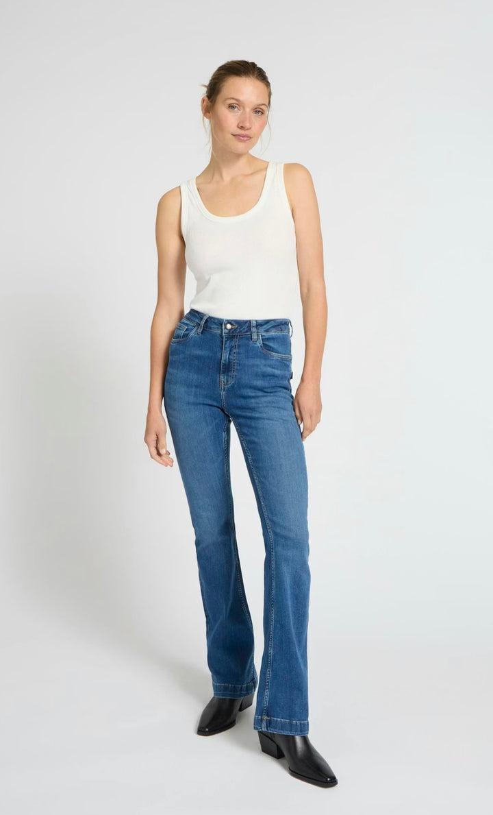 MEDIUM BLUE DENIM BECCA BOOTCUT JEAN