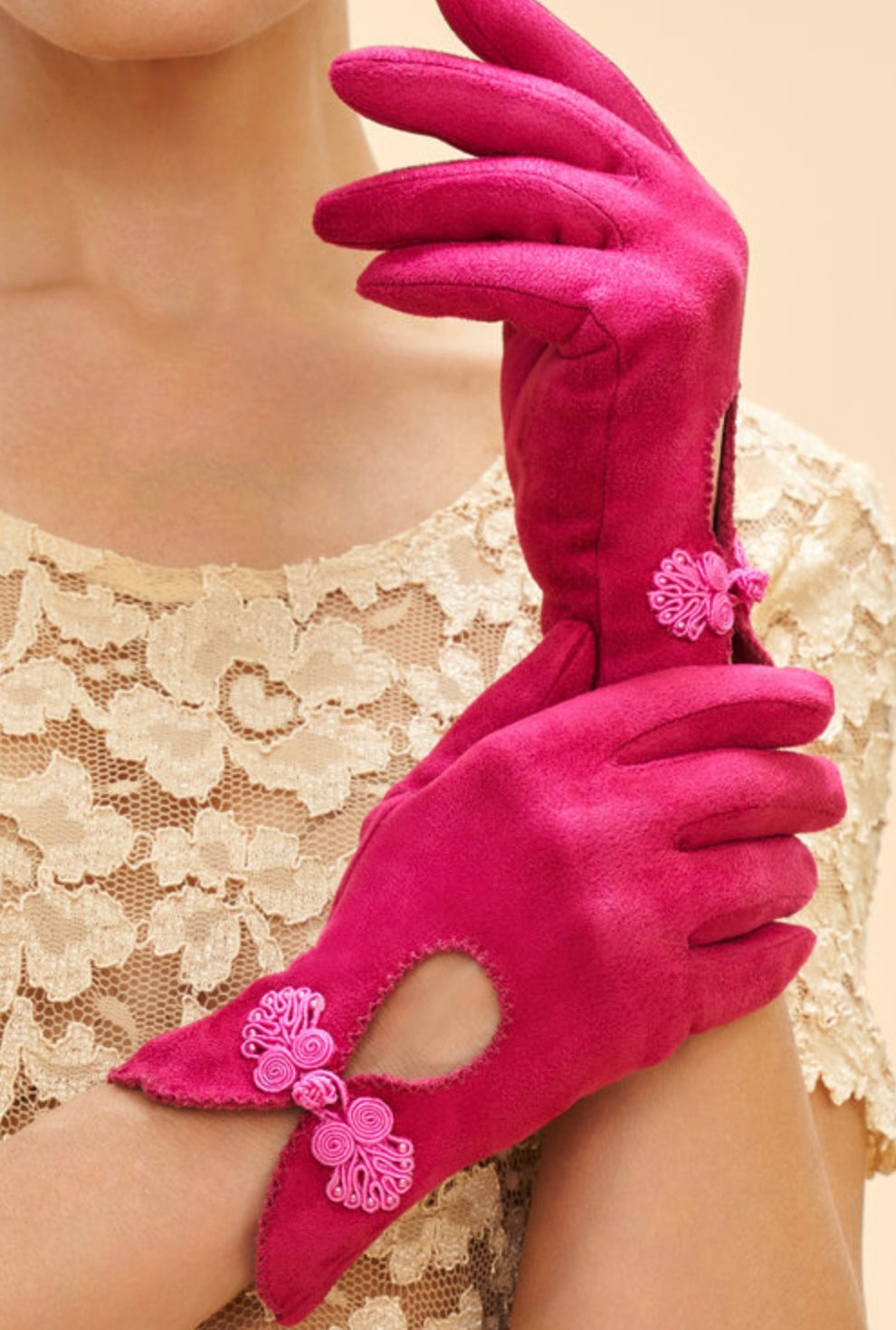 FUCHSIA SUKI FAUX SUEDE GLOVES