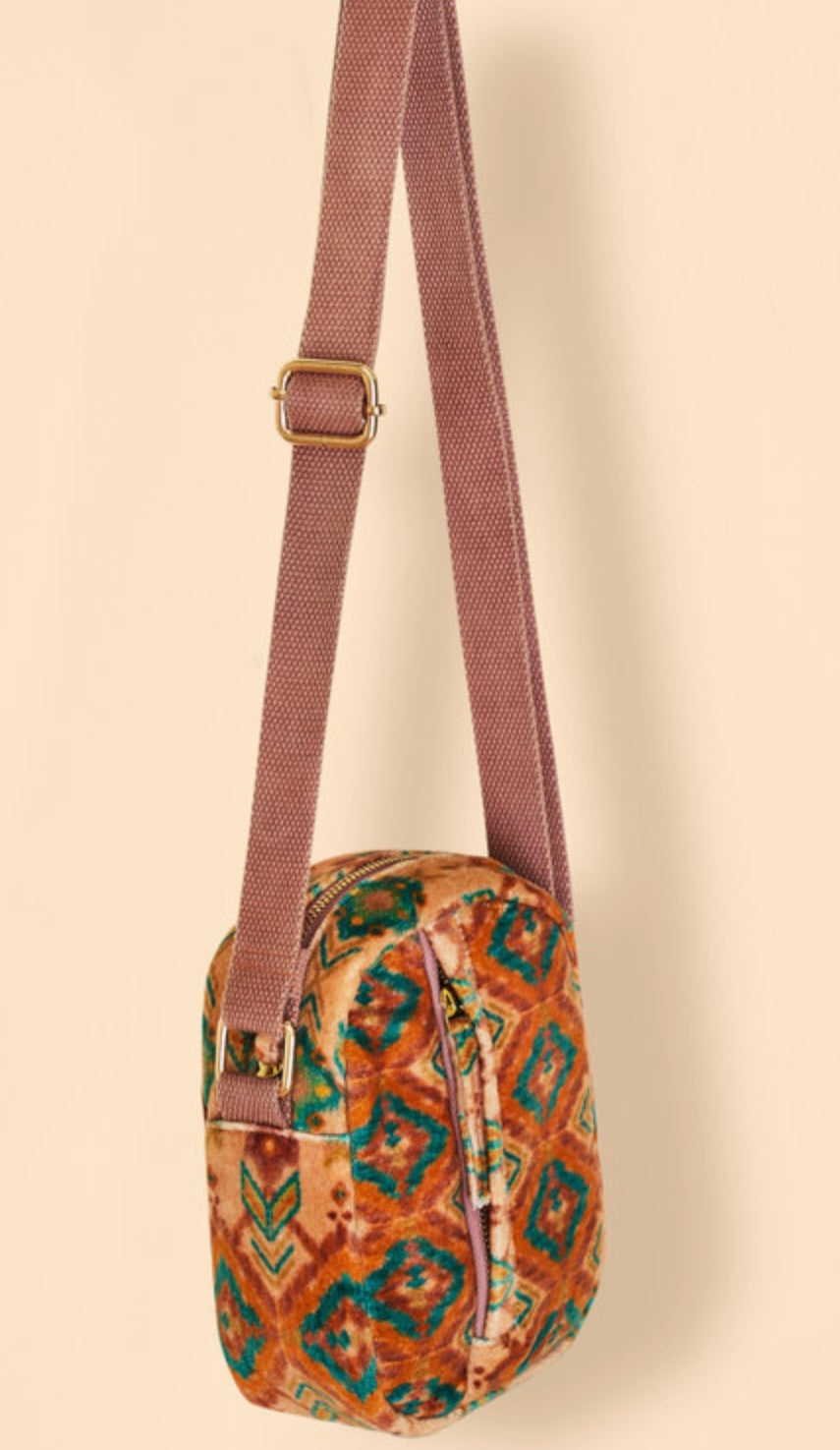 WARM CREAM IKAT CROSSBODY BAG