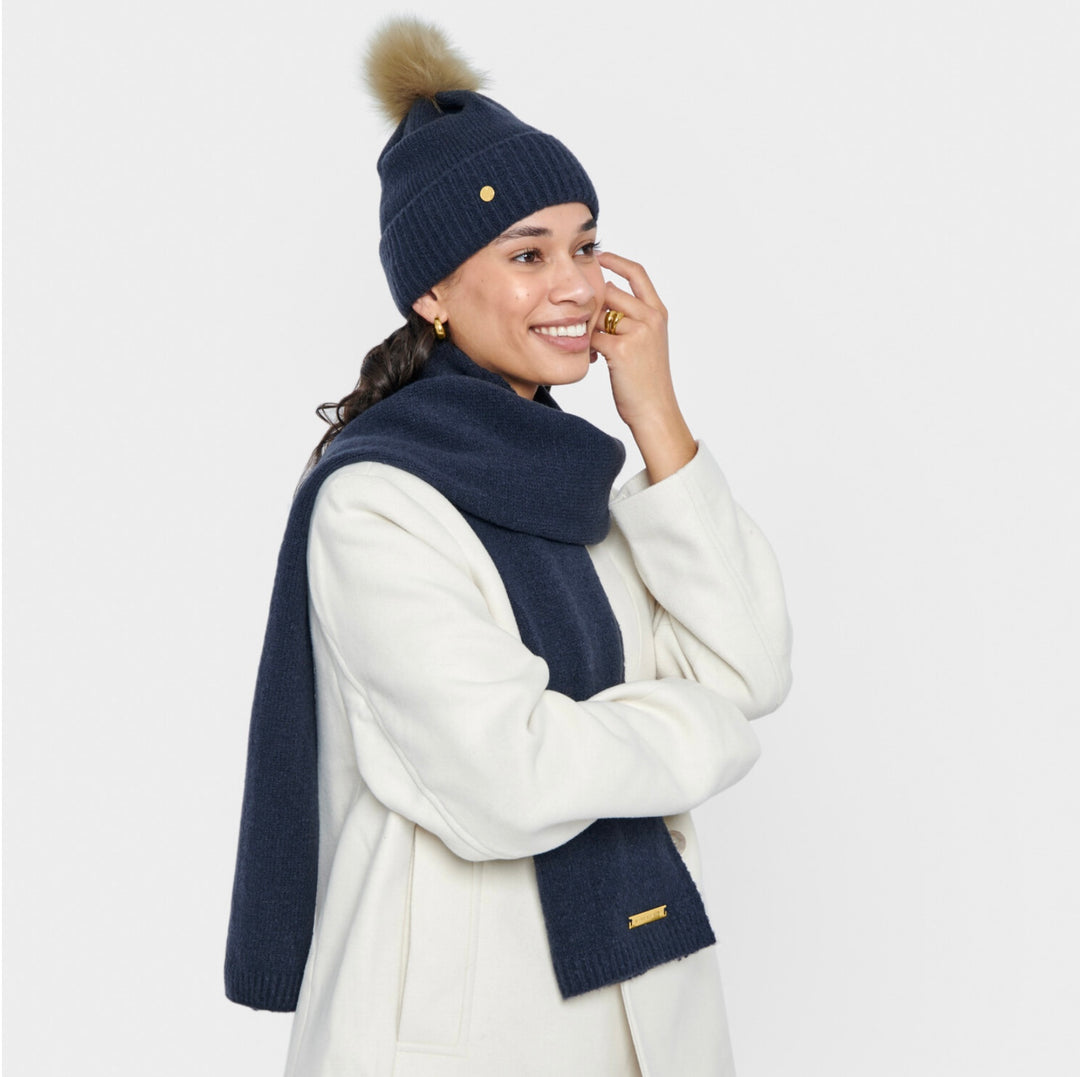 BOXED HAT & SCARF SET IN NAVY