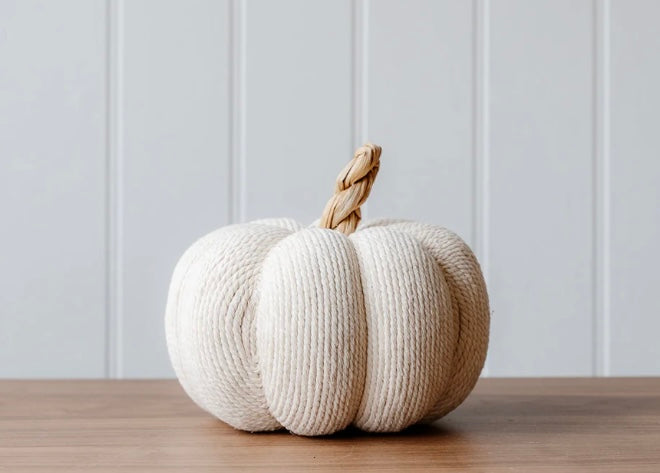 CREAM COTTON AND ROPE PUMPKIN