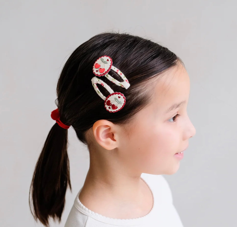 SCALLOPED FRAMED CHERRIES CLIC CLACS