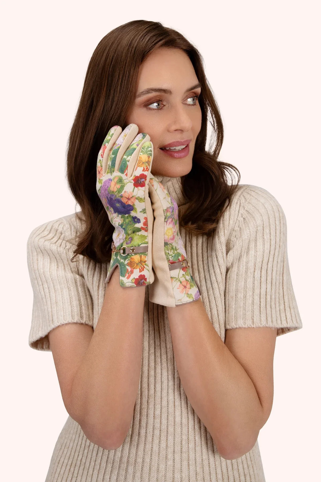 CREAM KYLIE GLOVES