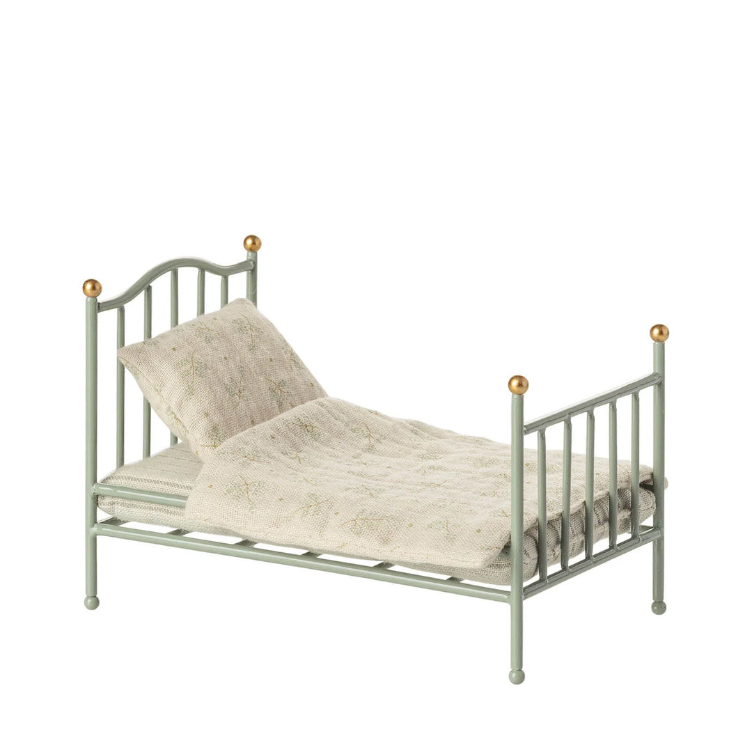 VINTAGE SINGLE BED MINT