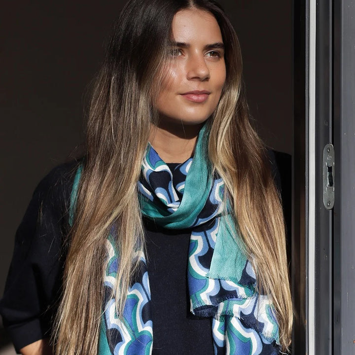 BLUE RETRO PRINT SCARF