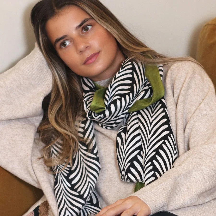 OLIVE BORDER MONOCHROME LEAF PRINT SCARF