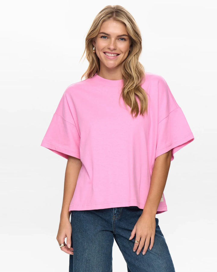 FUCHSIA PINK WONDER TEE