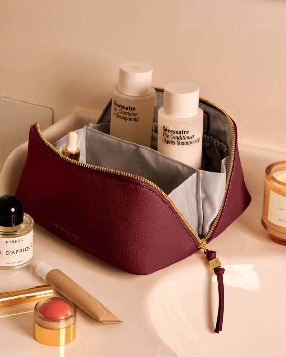 SOHO MEDIUM MAKEUP & WASH BAG CHERRY