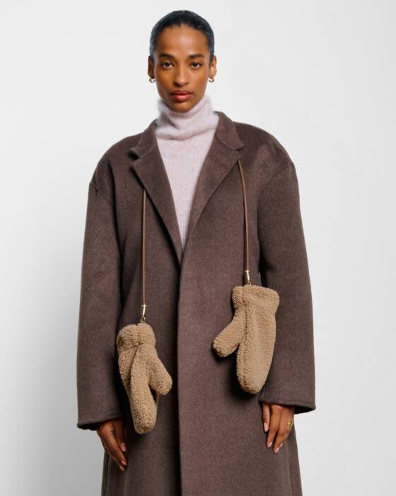 TEDDY MITTENS WITH CORD TAN