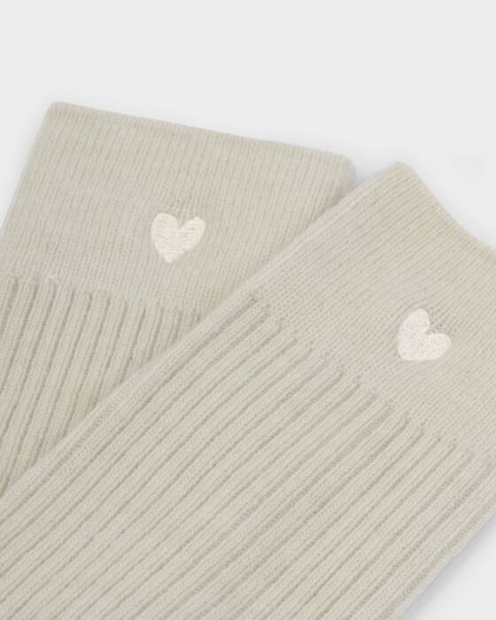 GIFT BOXED HEART SNUG SOCKS OFF WHITE