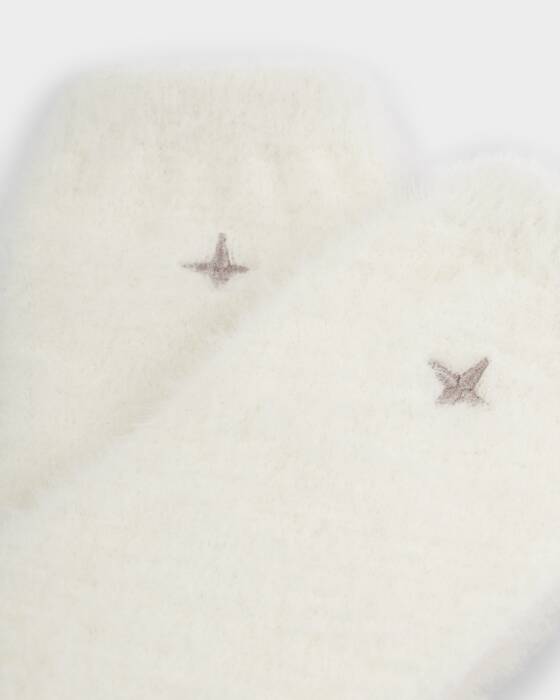 GIFT BOXED SNUG FLUFFY SOCKS OFF WHITE