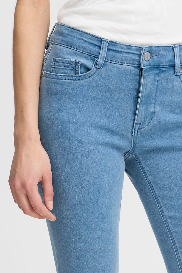 LUXE ELLI CAPRI JEAN