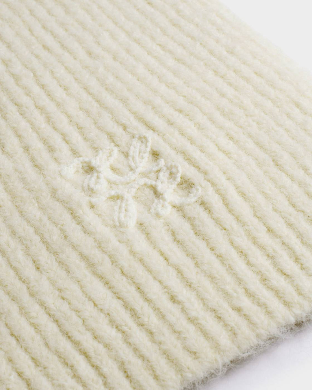 CREAM LOGO APPLIQUÉ SCARF