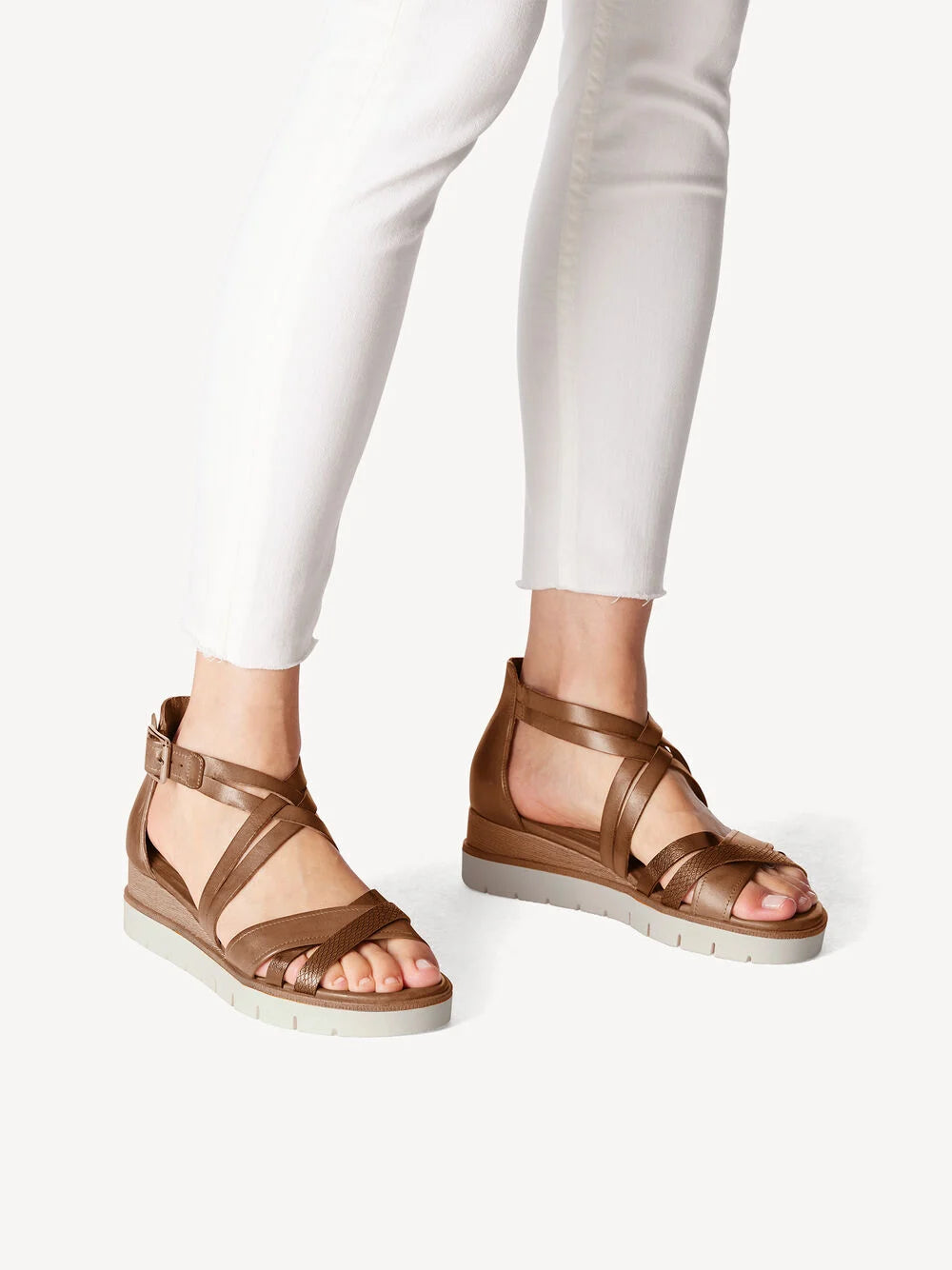 COGNAC WEDGE SANDAL