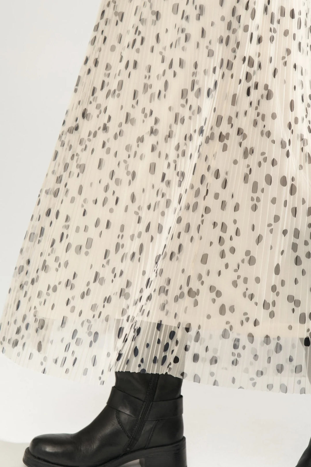 PRISTINE DALMA MESH SKIRT