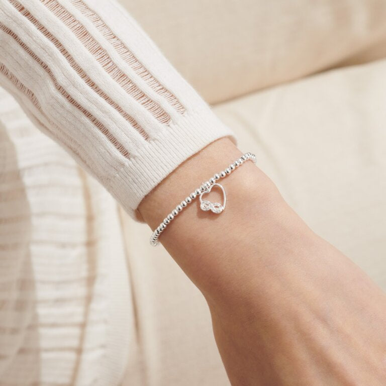 A LITTLE FRIENDS MAKE YOU LAUGH LOUDER, SMILE BRIGHTER & DREAM BIGGER BRACELET