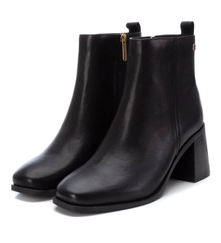 BLACK LEATHER BLOCK HEEL ANKLE BOOT