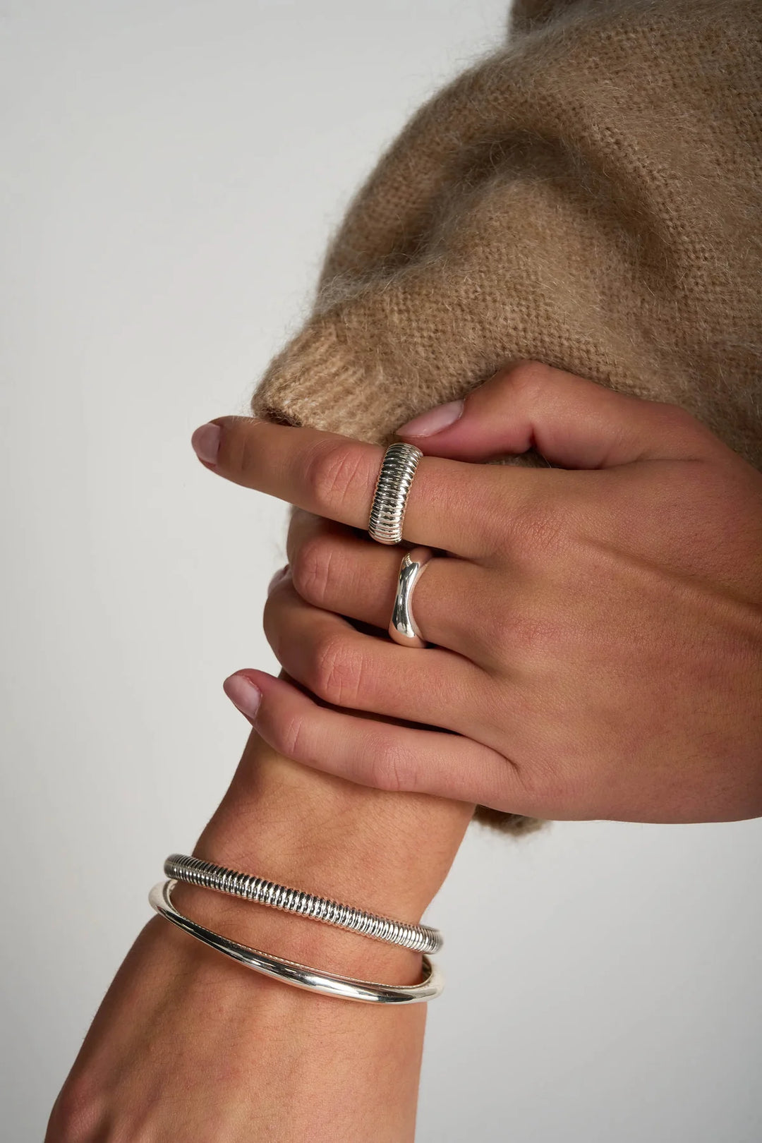SUNLIT BANGLE SILVER