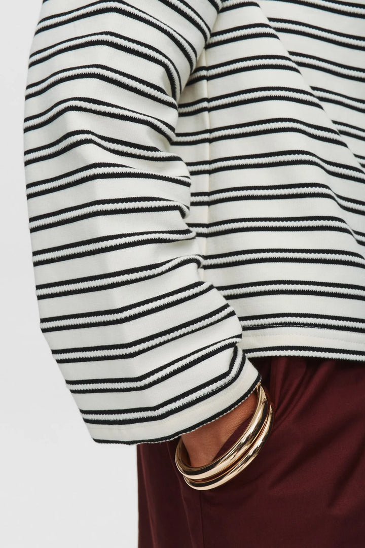 CLOUD DANCER MACIE SWEATSHIRT