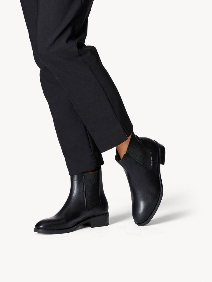 BLACK CHELSEA BOOT