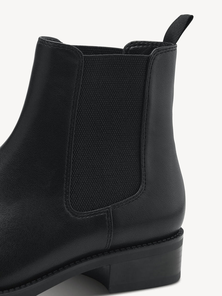 BLACK CHELSEA BOOT