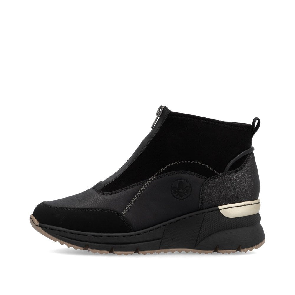 BLACK WEDGE TRAINER BOOT