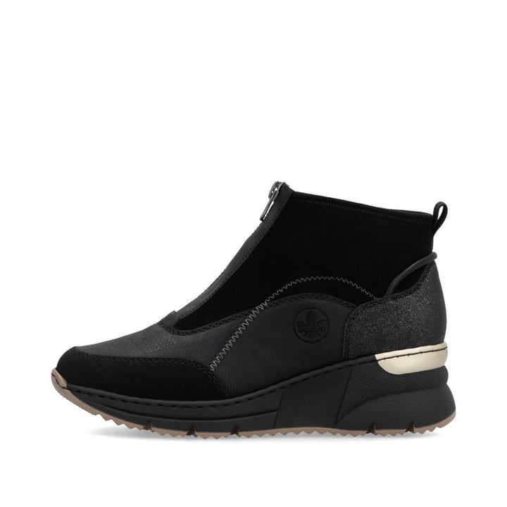 BLACK WEDGE TRAINER BOOT