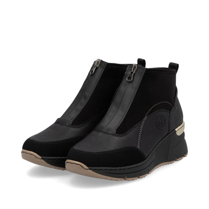 BLACK WEDGE TRAINER BOOT