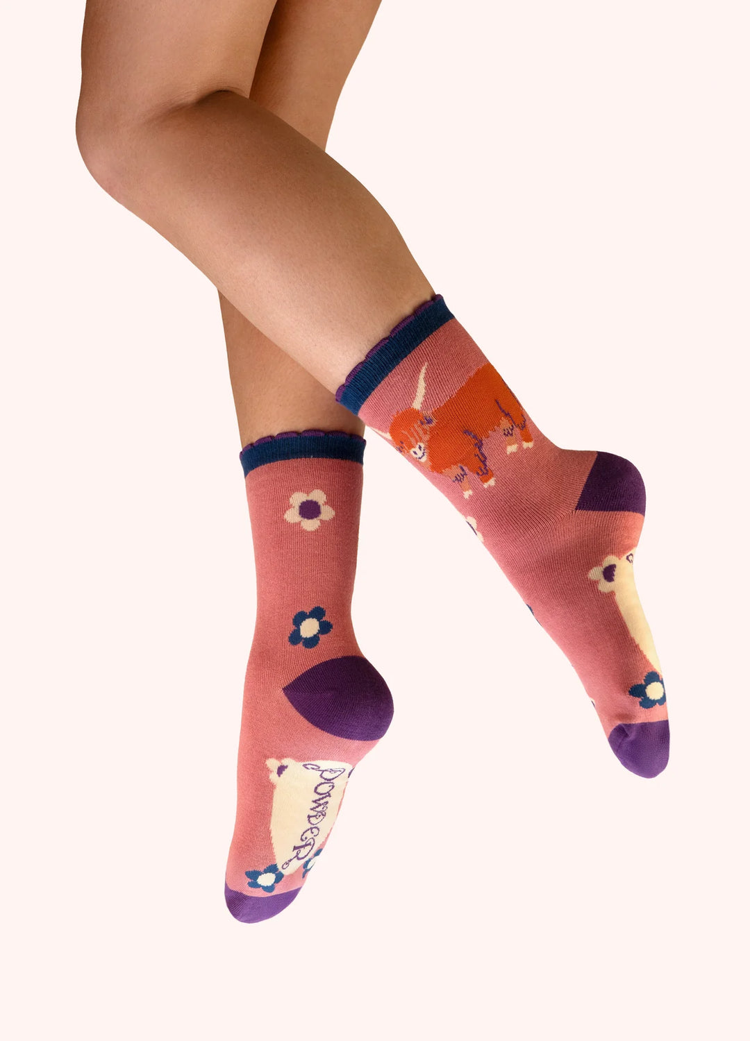 Powder ! Highland Cow Ankle Socks - Pink
