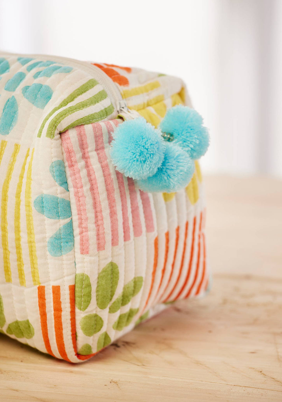 Daisy Check Block Print Wash Bag