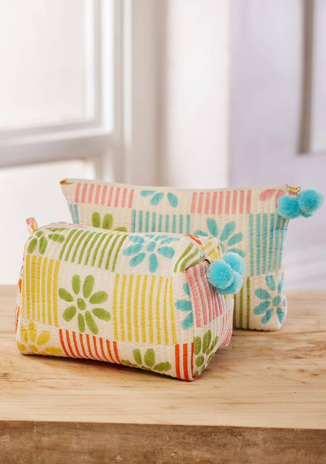 Daisy Check Block Print Wash Bag