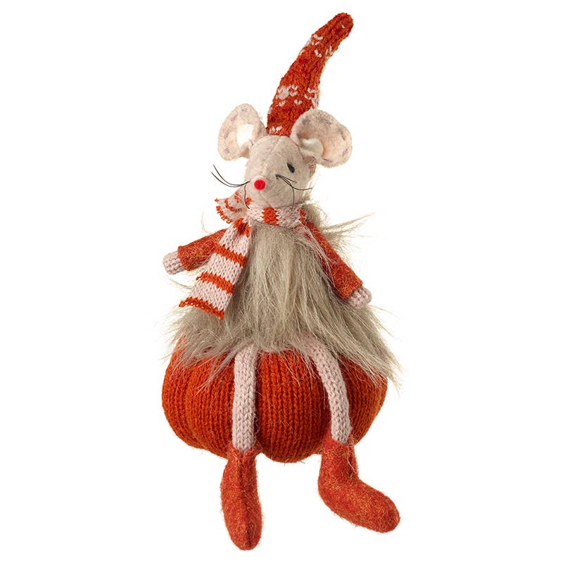 MOUSE SITTING ON PUMPKIN