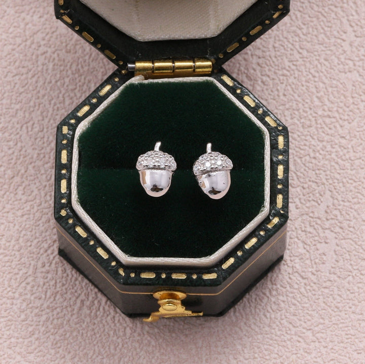 XT005 'STOCKING' Christmas Nuts Earrings: Silver