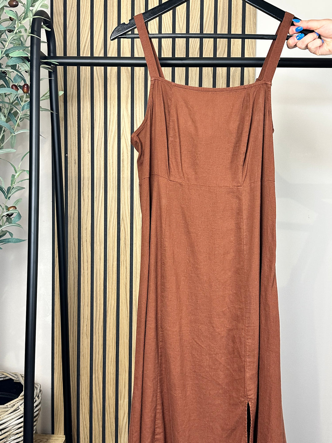 CAPPUCCINO MADRID LONG STRAP DRESS