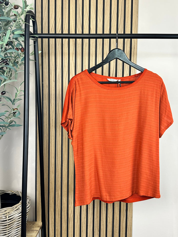 PICANTE BROWN PENELO T-SHIRT