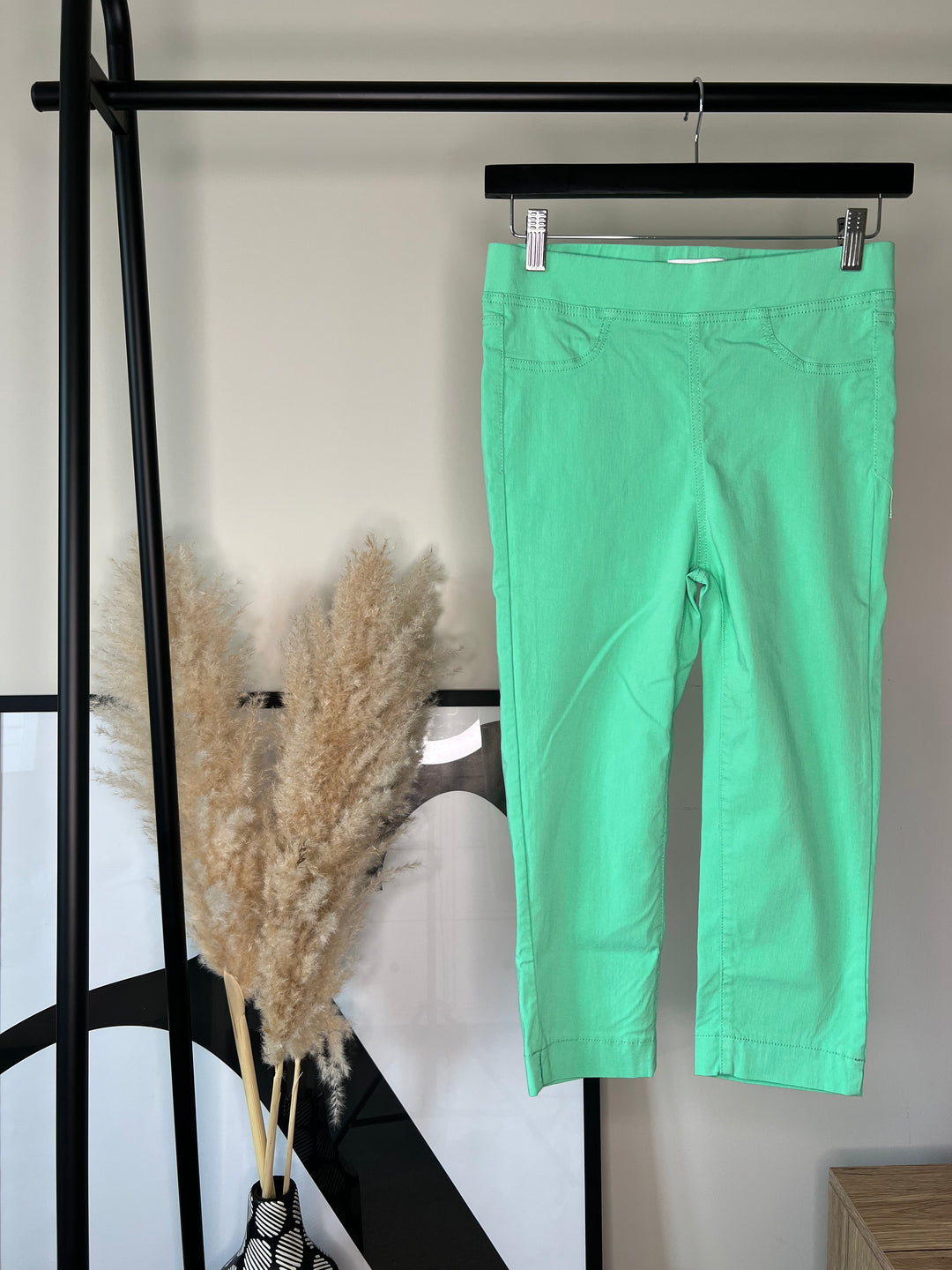 SPRING BUD GREEN KEIRA DIXI CAPRI TROUSER