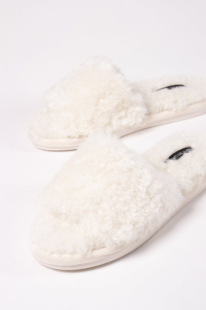 CANDY IN VANILLA SLIPPERS